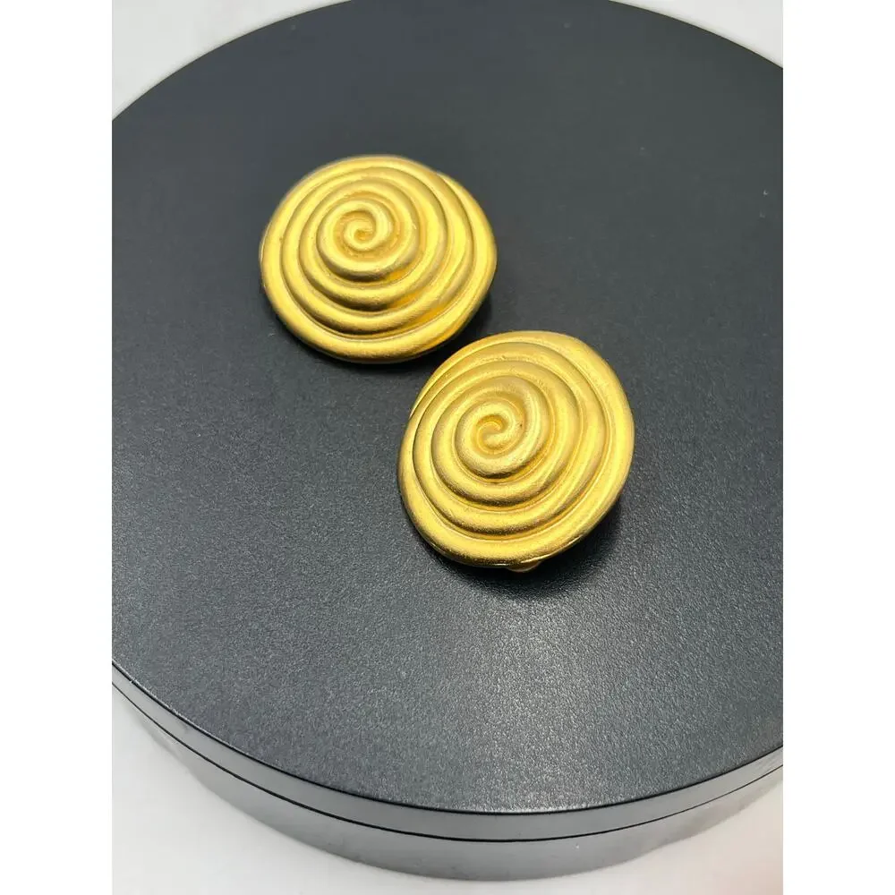 Vintage Unsigned‎ Gold Tone Raised Circular Spiral Swirl Clip On Earrings